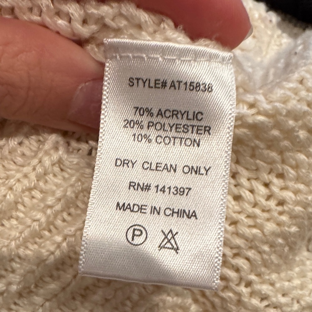 ASTR Cream V-Neck Sweater - Picture 9 of 9